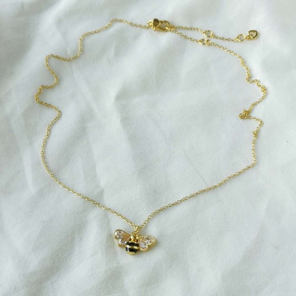 All Abuzz Stone Bee Gold Pendant Necklace NEW - Picture 3 of 3